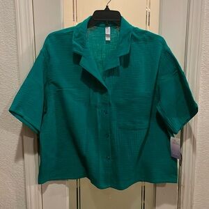 NEW STARS ABOVE Women’s Emerald Green Short Sleeve Top with Pocket NWT